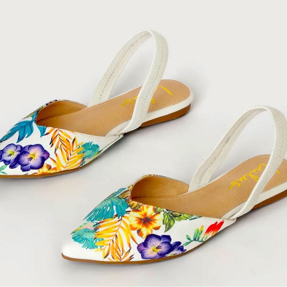 0.25" rubber heel.
Cushioned insole.
Rubber sole has nonskid marking